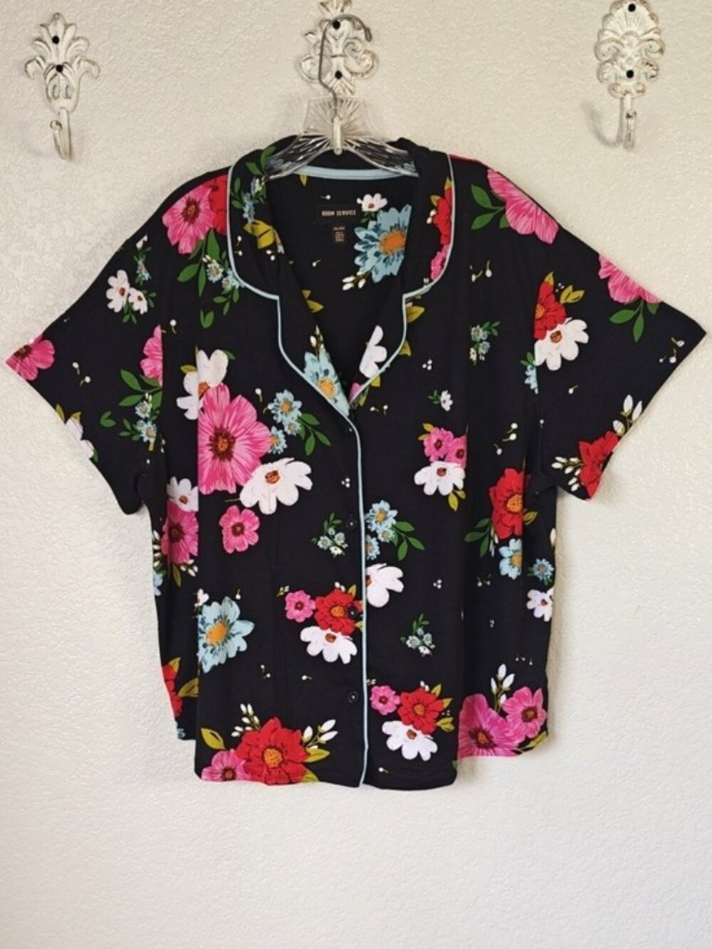 Room Service XXL Pajama Set Notch Collar Cropped Bottoms Pockets - Picture 4 of 10